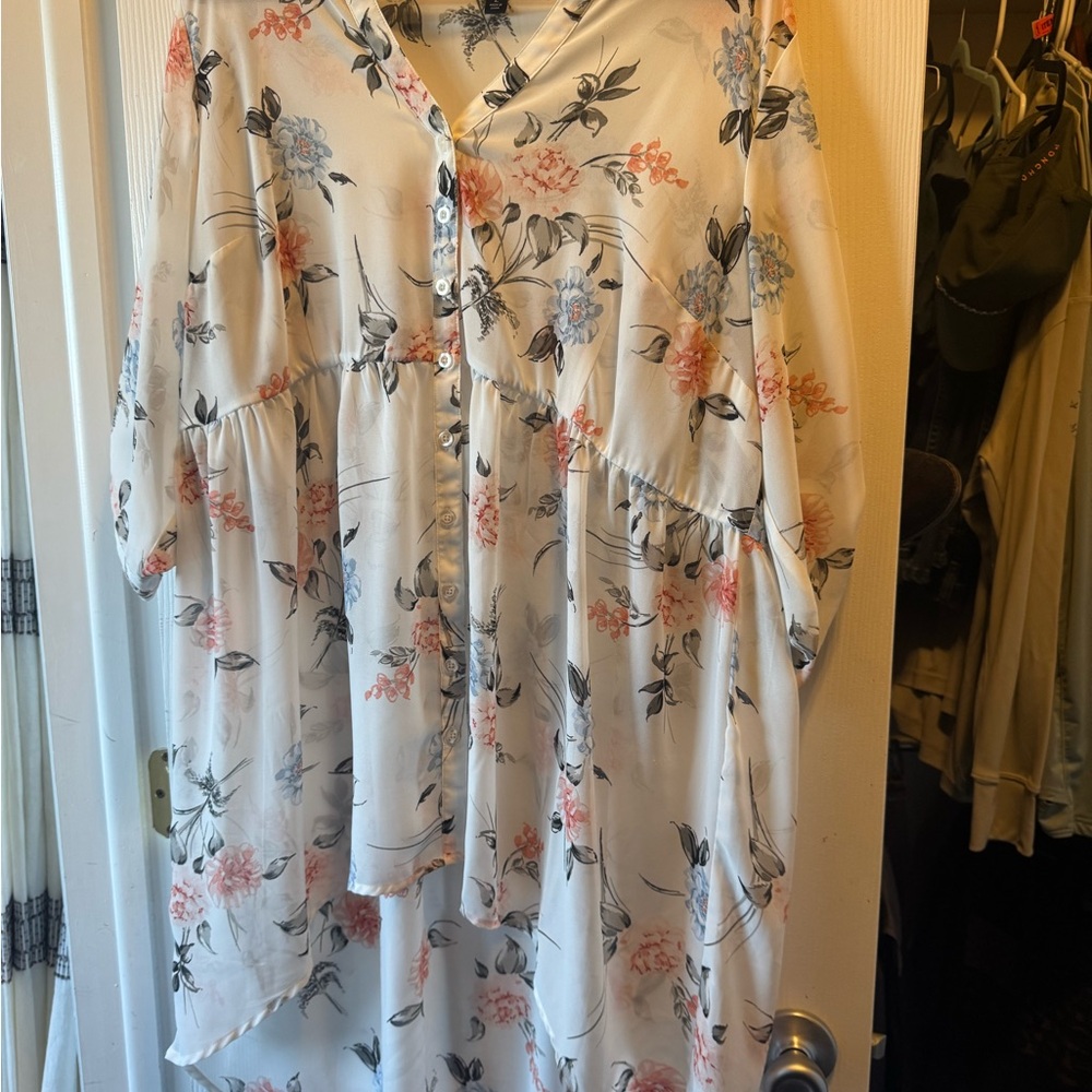 Torrid Cream Floral Button-Down Blouse
